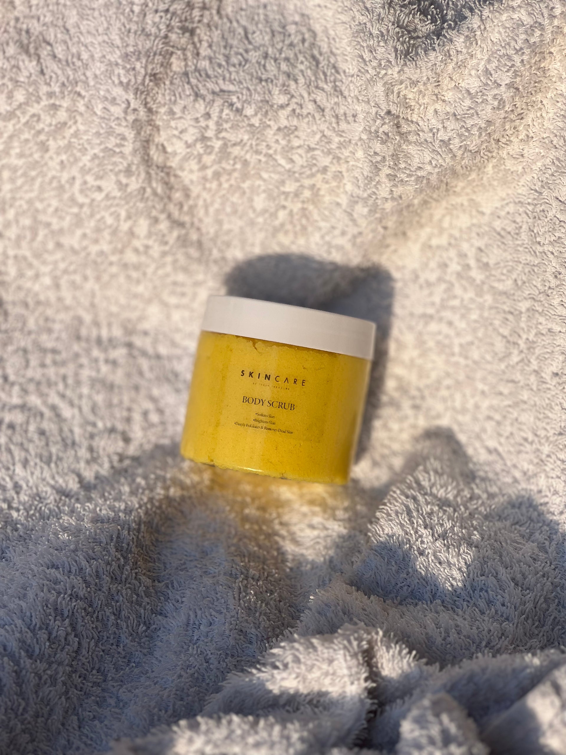 BRIGHTENING BODY SCRUB - 180ML